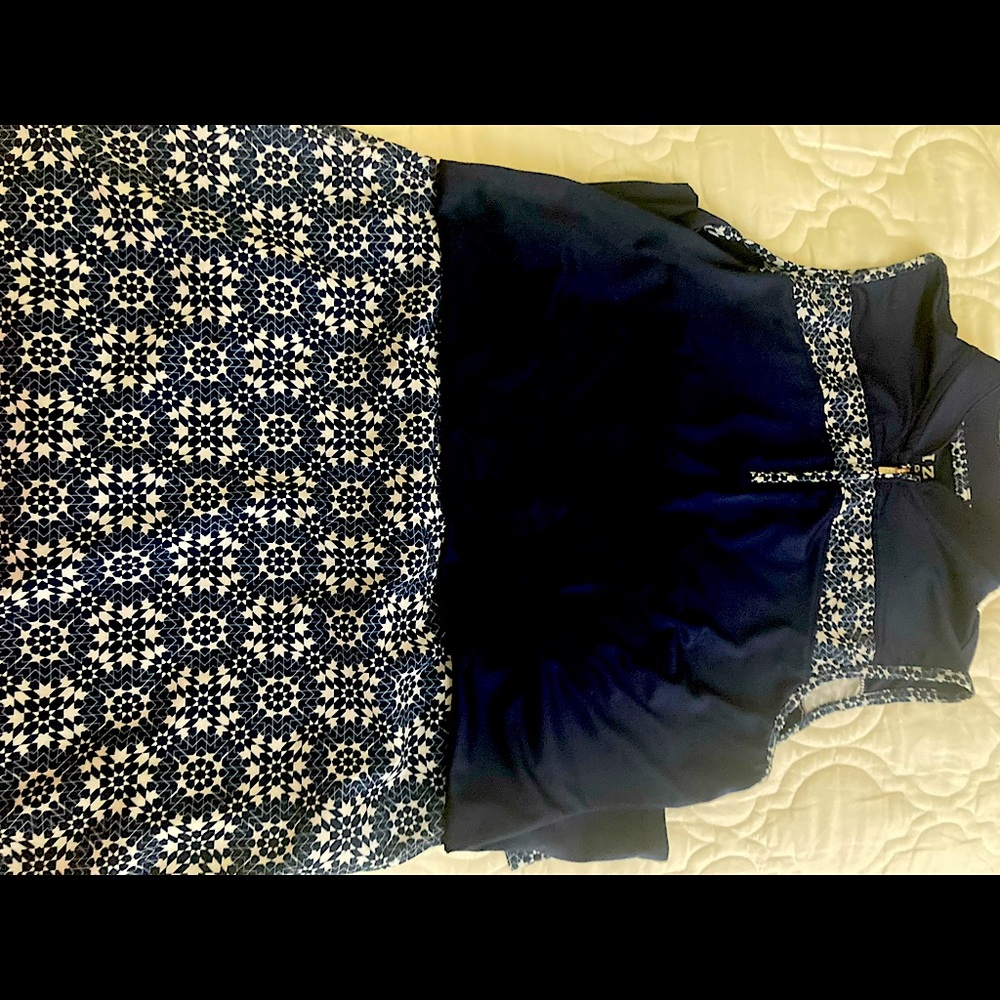 Ladies IZOD golf skort and matching sleeveless top .Navy/ white like new